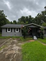 featured image of 113 Kathleen St #1
