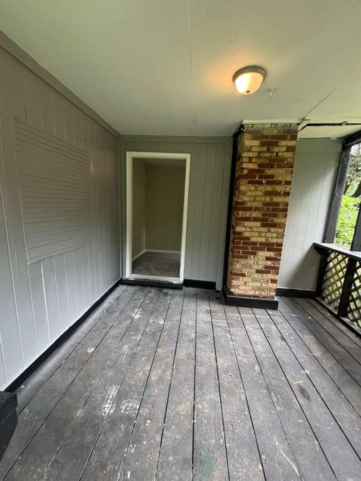 113 Kathleen St #1 - Photo 5 of 41