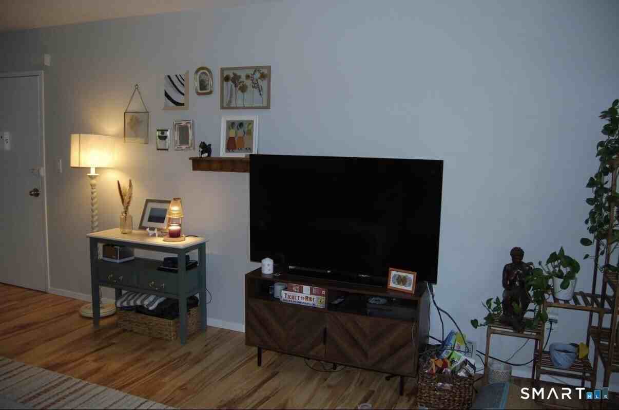 67 E Broadway #D - Photo 5 of 16