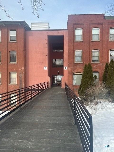 222 Williams St E #326