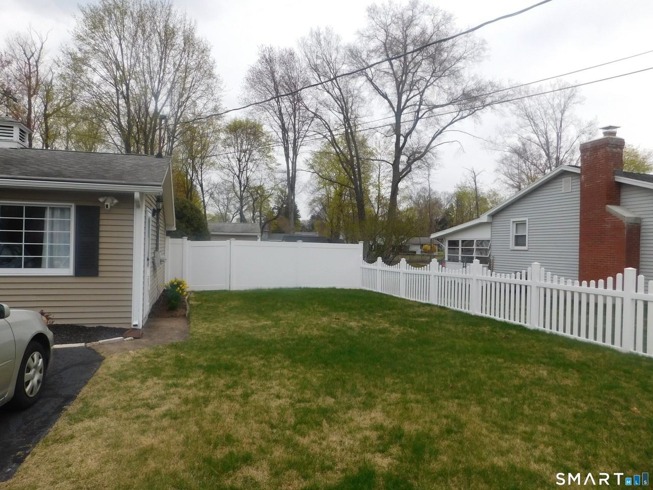 5 Larson Dr - Photo 2 of 12