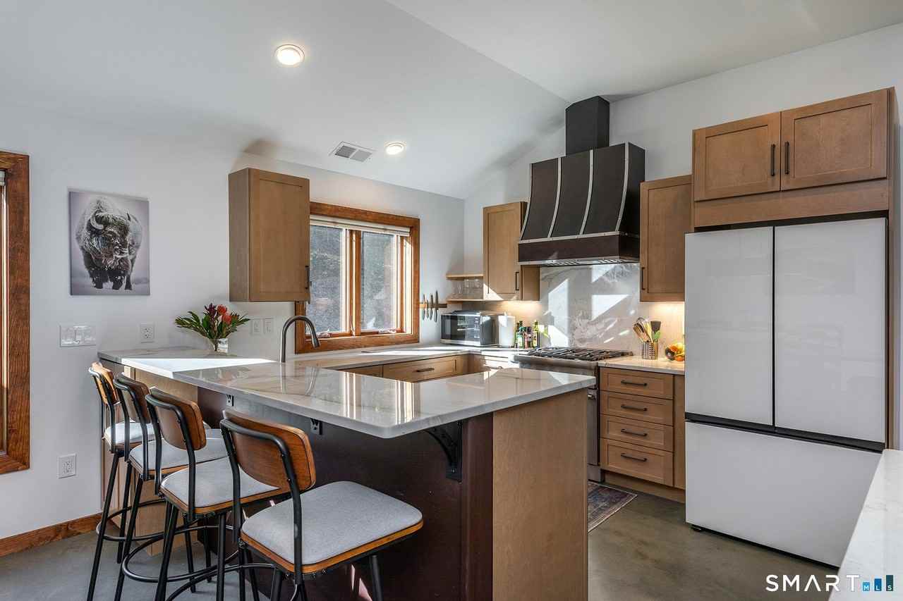 6 Kubish Rd - Photo 5 of 33