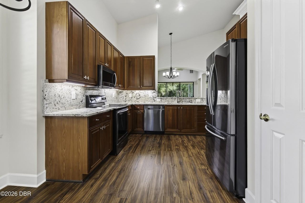 763 Cobblestone Way - Photo 7 of 35