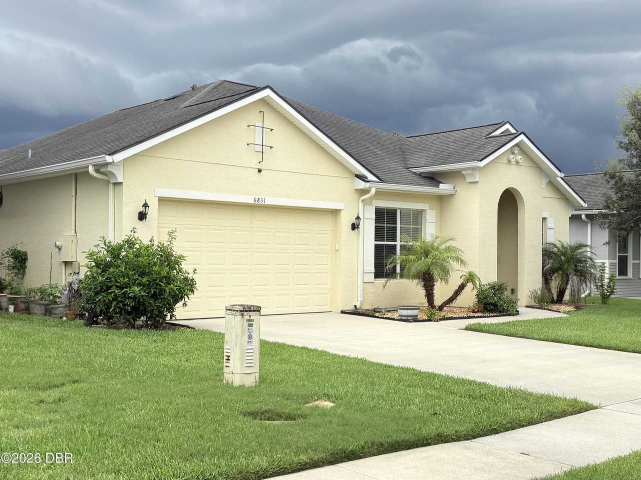 6831 Stoneheath Ln - Photo 2 of 19