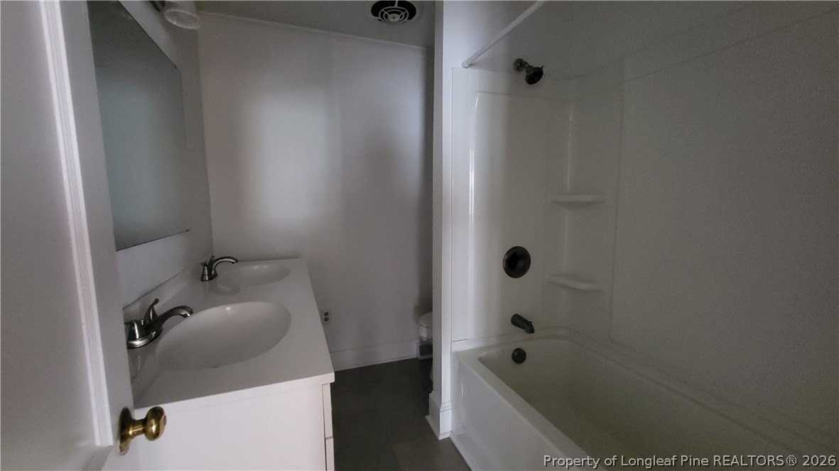 311 E 16th St - Photo 5 of 9