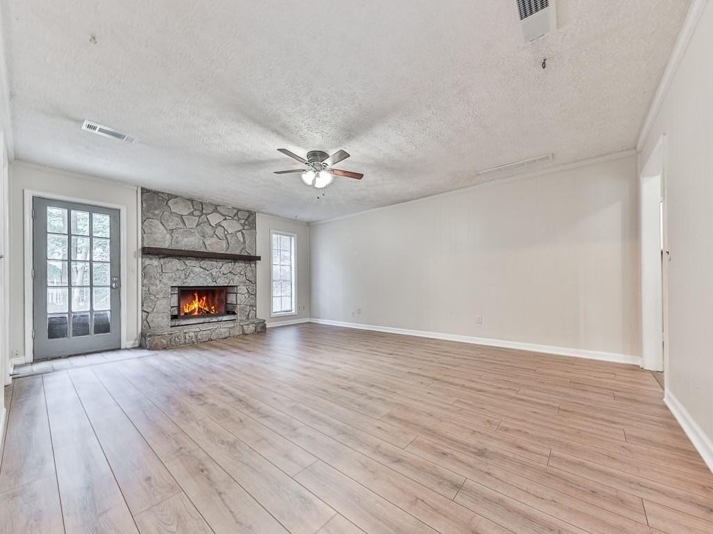 427 Way Bridge Ct Ne - Photo 5 of 26