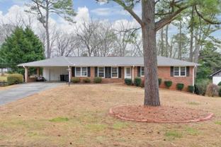 1055 Tuxedo Dr - Photo 1 of 1