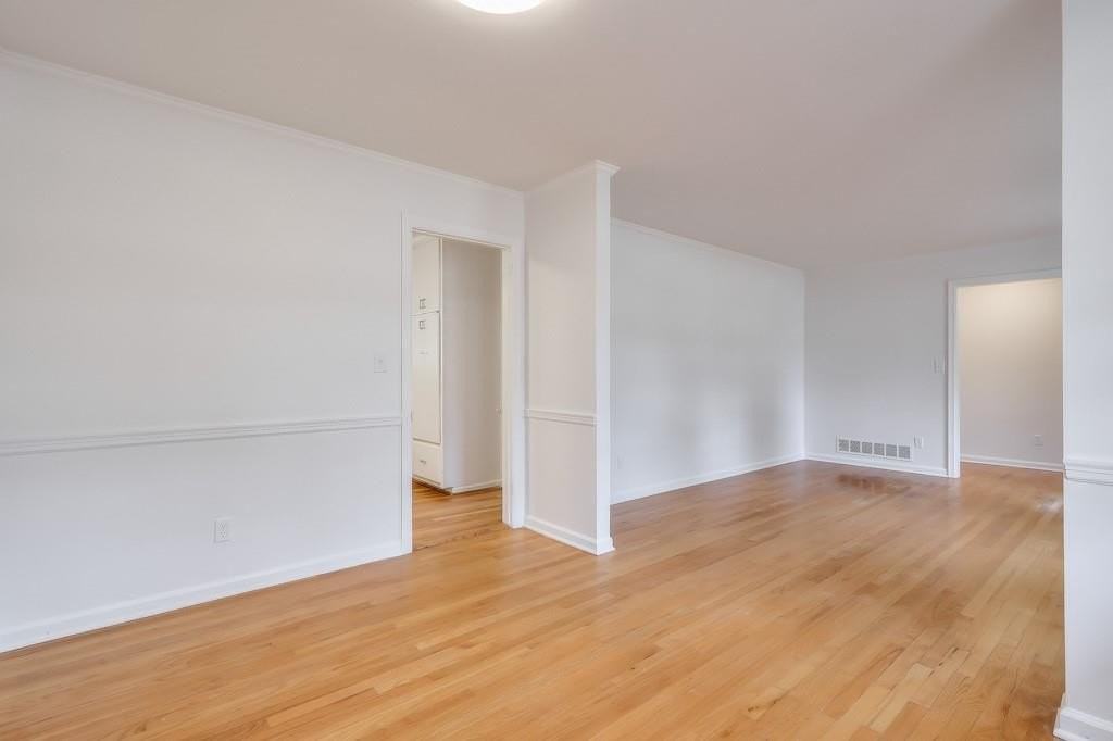 1055 Tuxedo Dr - Photo 6 of 36