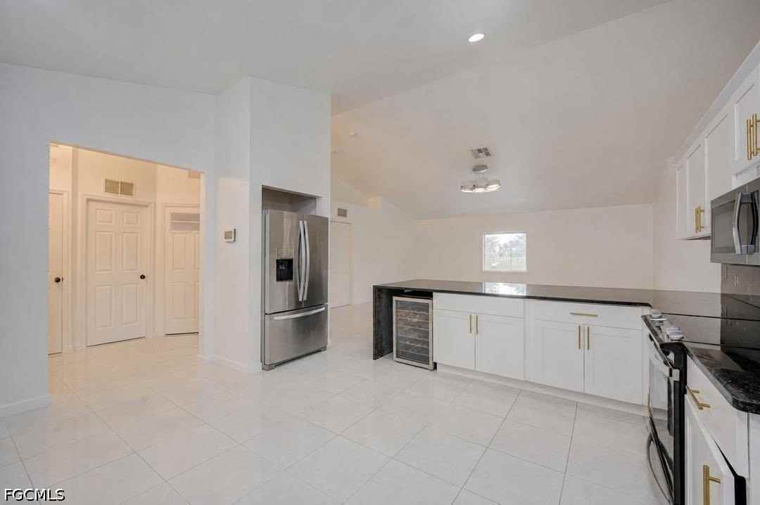 1414 Louis Ave - Photo 3 of 16