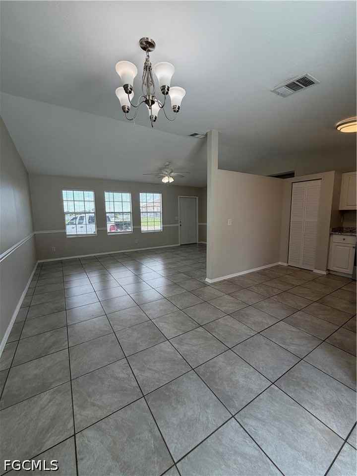 2018 Ne 10th Pl - Photo 4 of 19