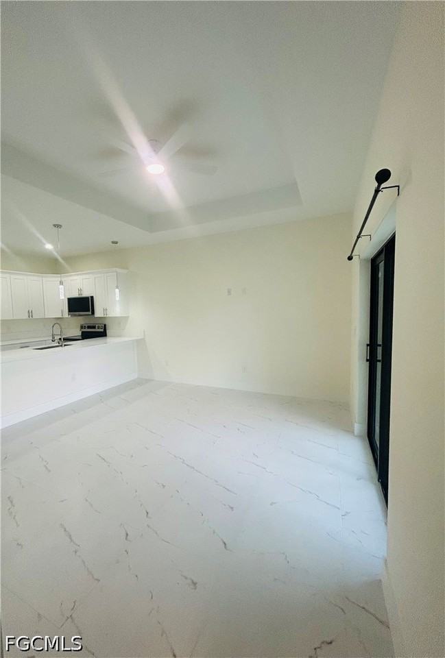 151 Meadow Rd - Photo 4 of 15