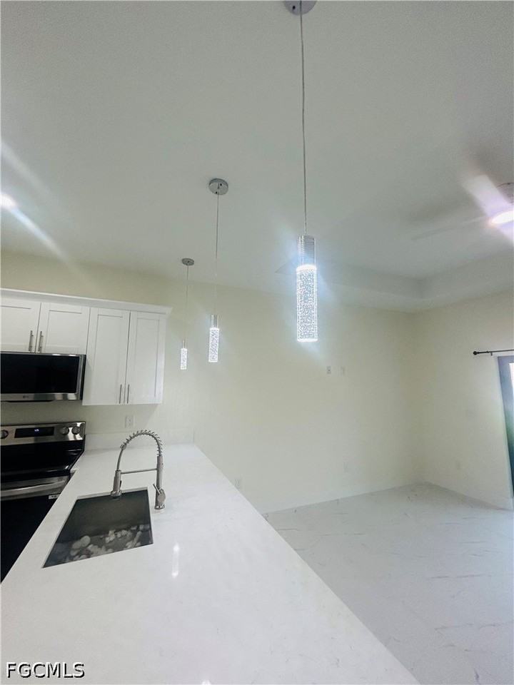 151 Meadow Rd - Photo 5 of 15