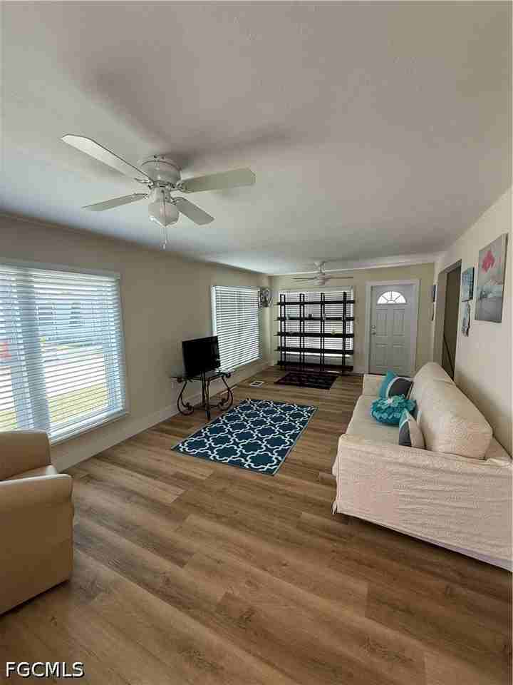 2112 lxora Court E - Photo 3 of 12