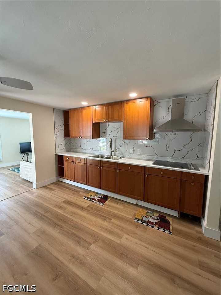 2112 lxora Court E - Photo 5 of 12