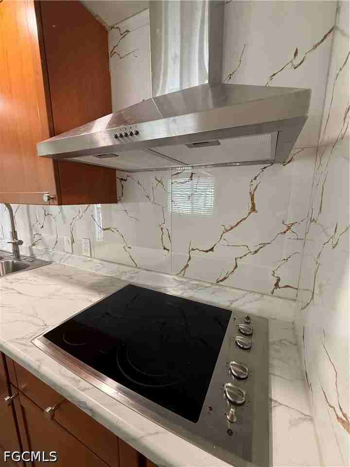 2112 lxora Court E - Photo 6 of 12