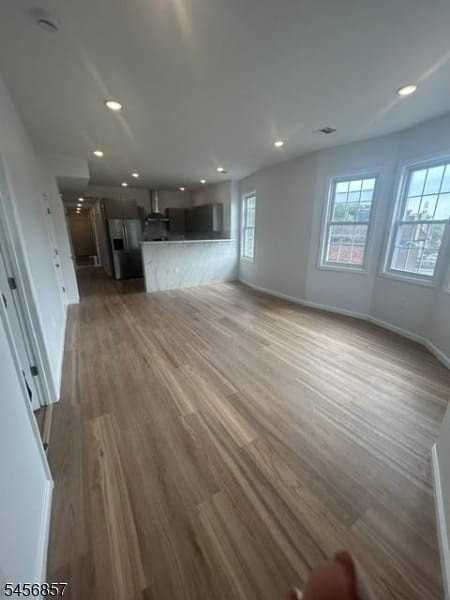 995 S Orange Ave - Photo 2 of 9