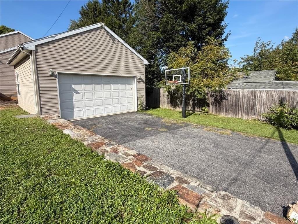 337 E Kleinhans St - Photo 4 of 4