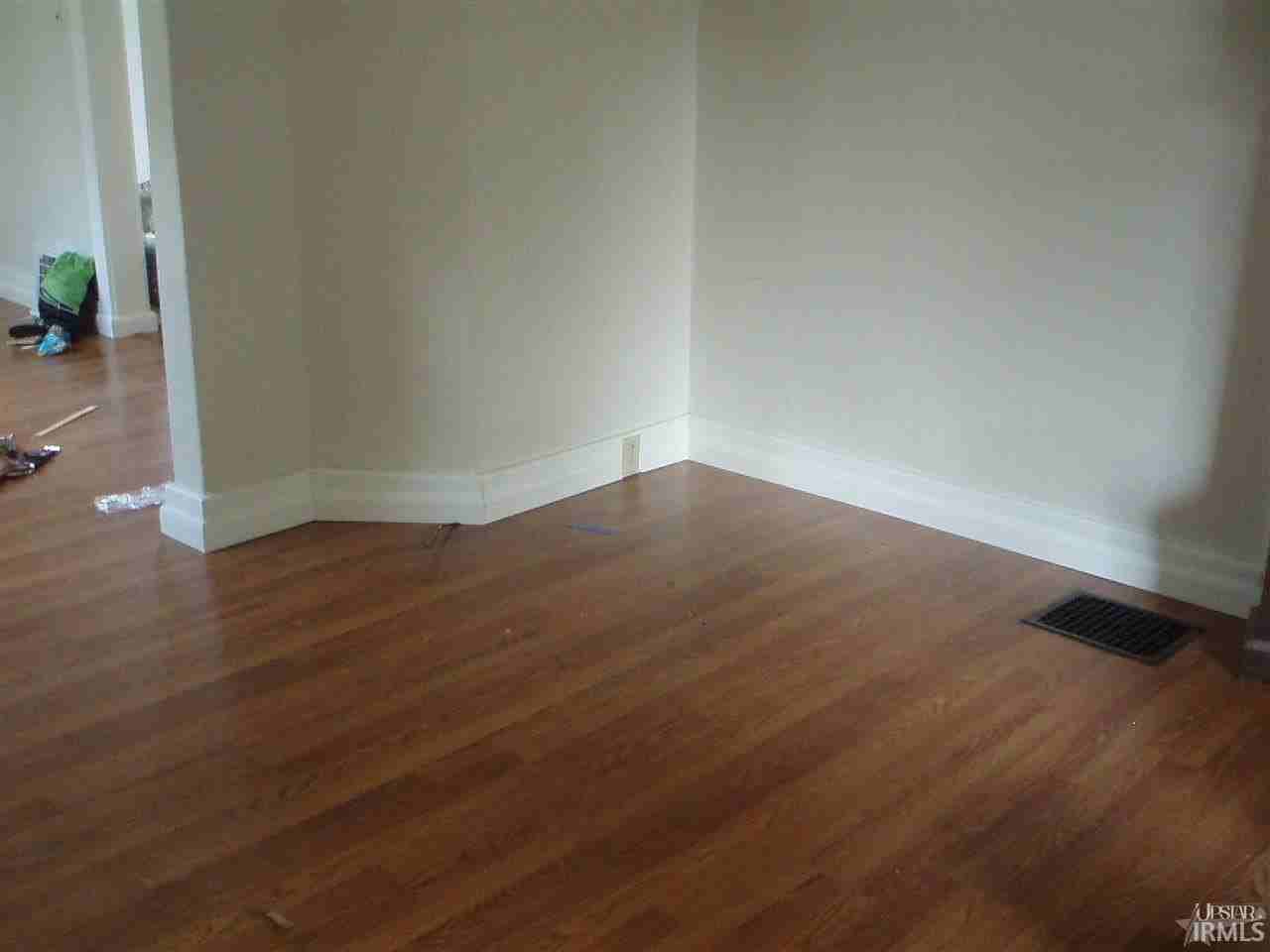 938 Herman St - Photo 3 of 9