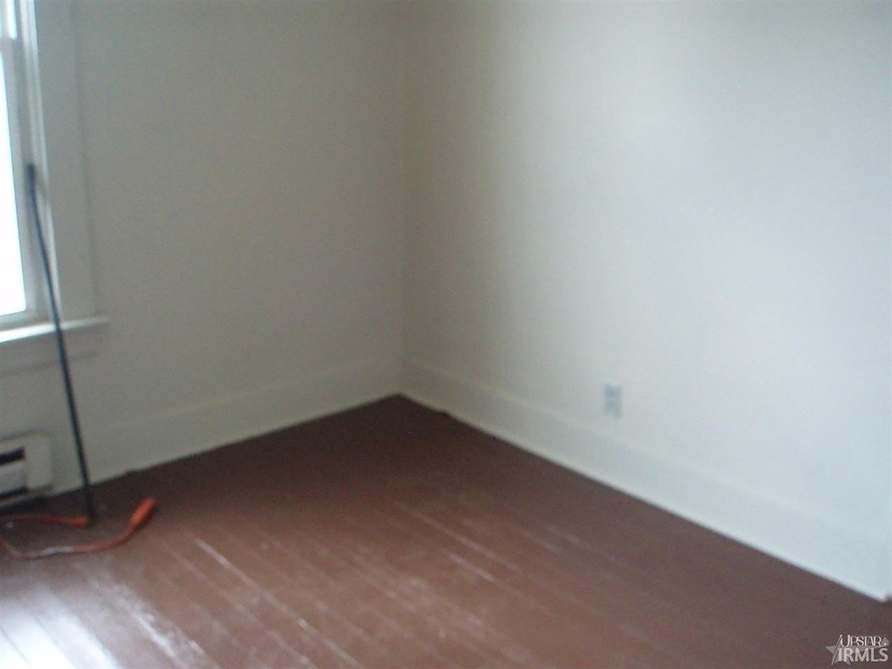 938 Herman St - Photo 6 of 9