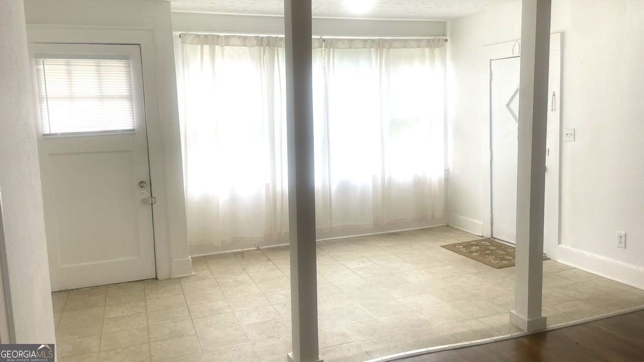 770 N Evelyn Pl Nw - Photo 2 of 11