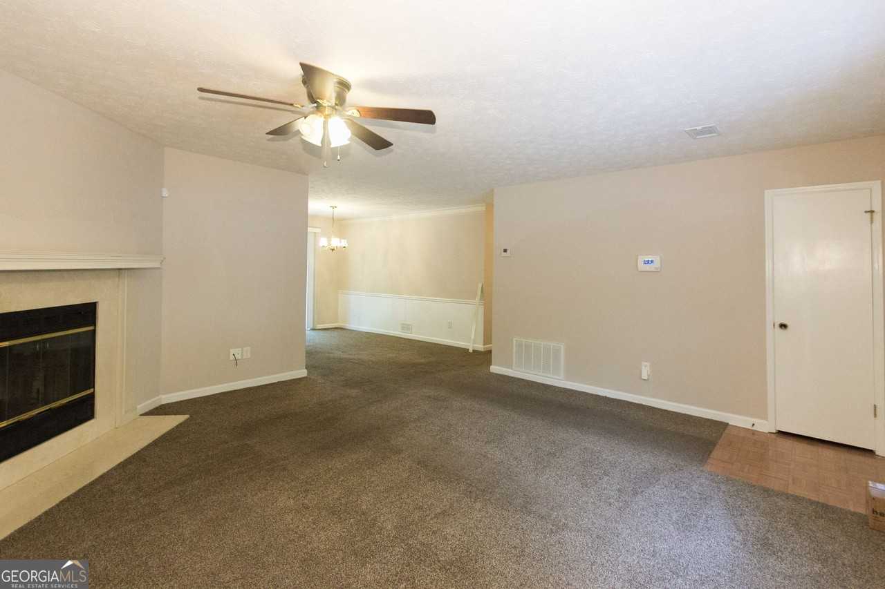 2007 Walden Park Dr - Photo 4 of 22