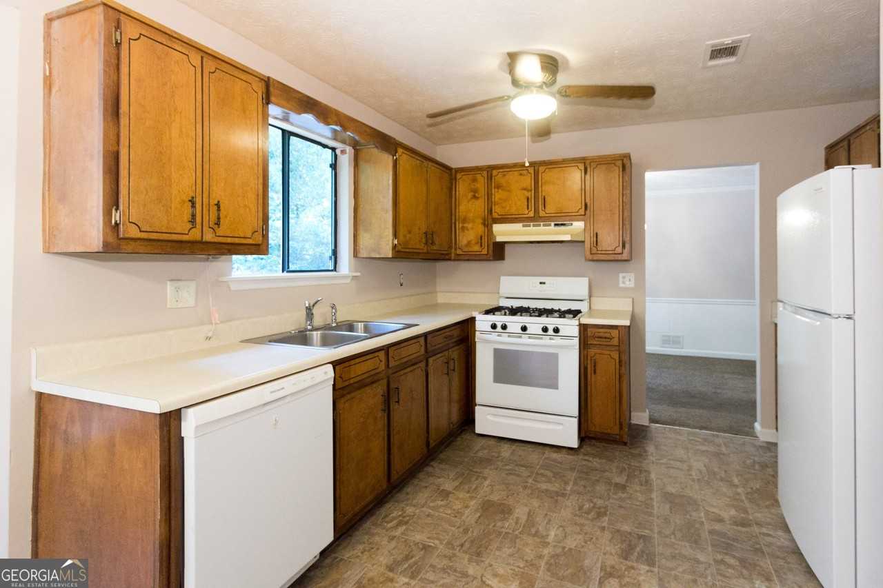 2007 Walden Park Dr - Photo 7 of 22