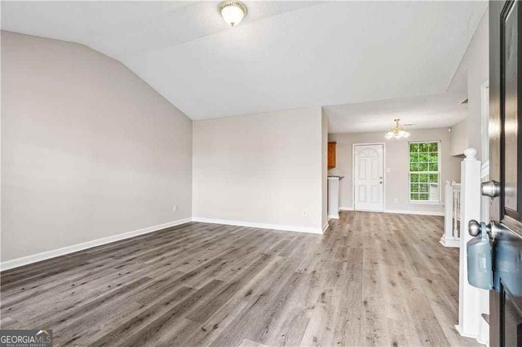5849 Amerson Ln - Photo 5 of 38
