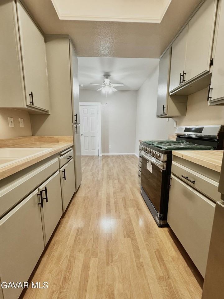 2827 W Avenue K12 #211 - Photo 6 of 28