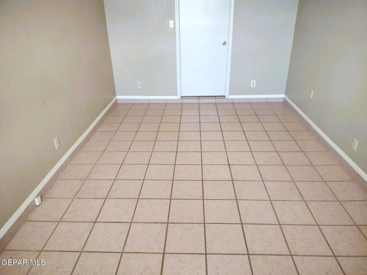 725 Arredondo Dr - Photo 6 of 24