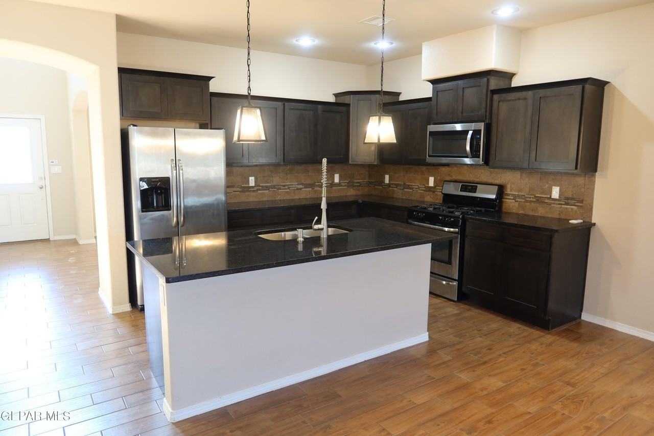 14925 Tim Hardaway Dr - Photo 4 of 35