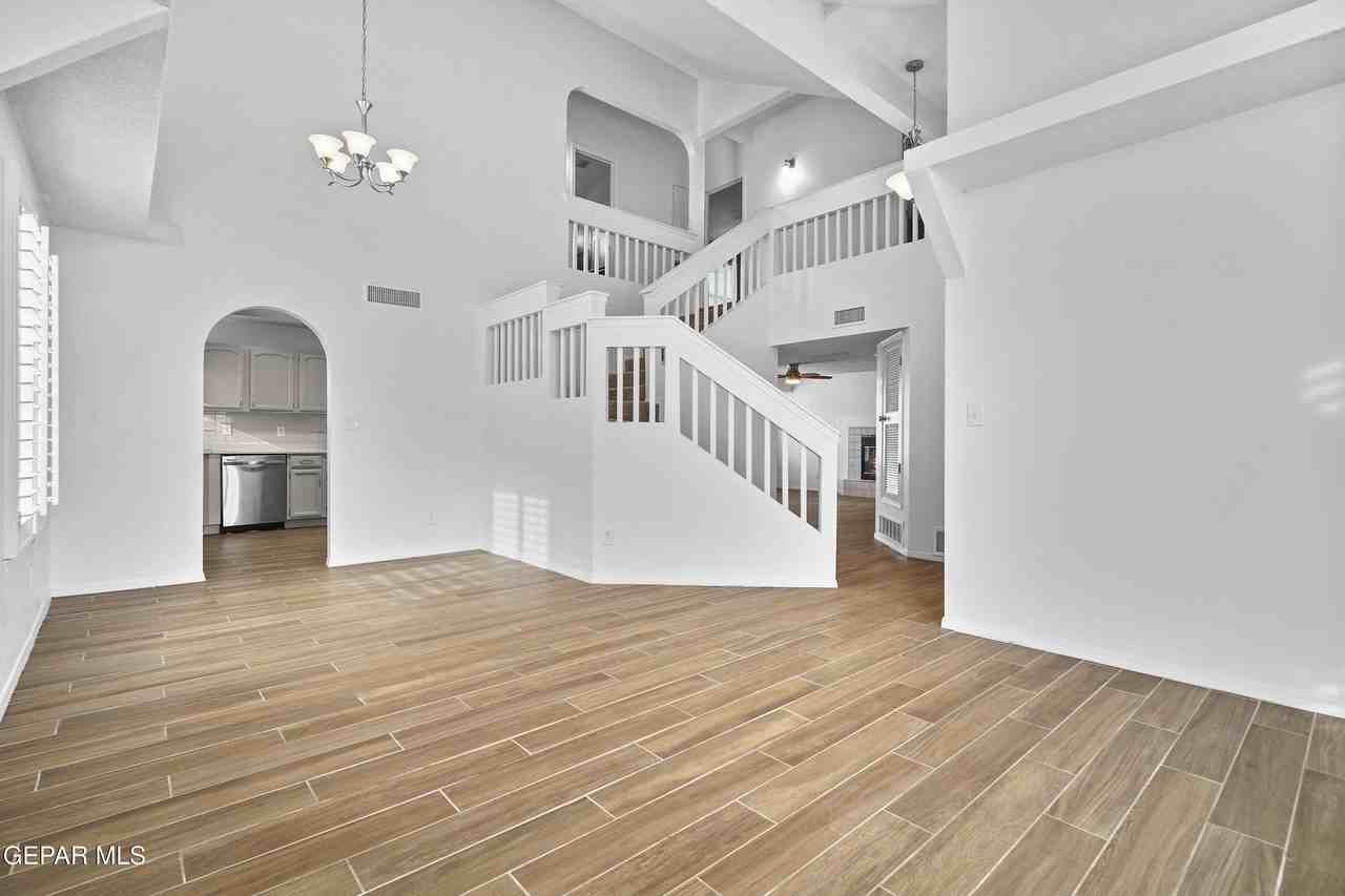 11941 Arrow Knoll Cir - Photo 7 of 33
