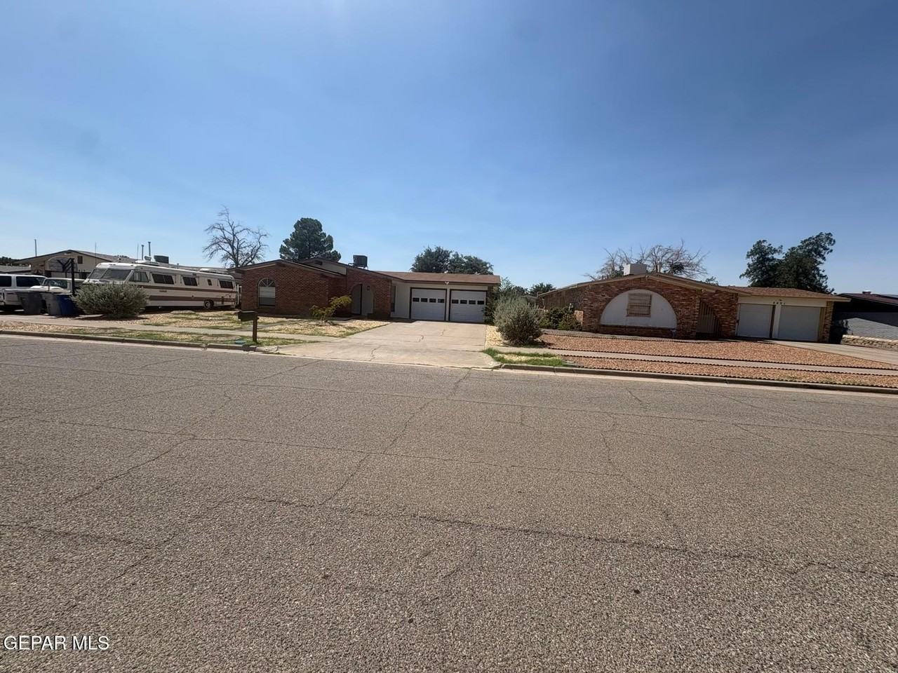 3417 Guthrie St - Photo 2 of 25