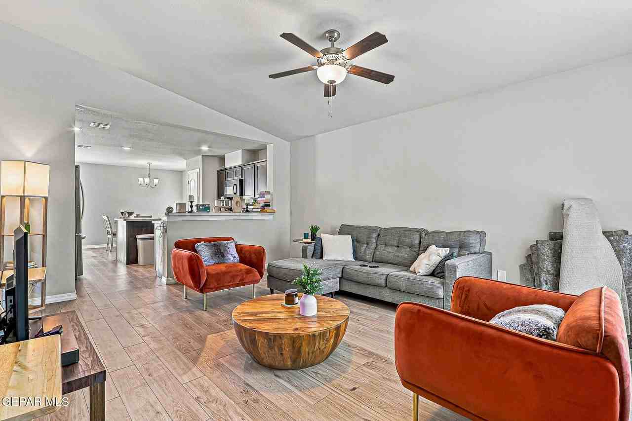 14552 Mescal Bean Ct - Photo 4 of 33