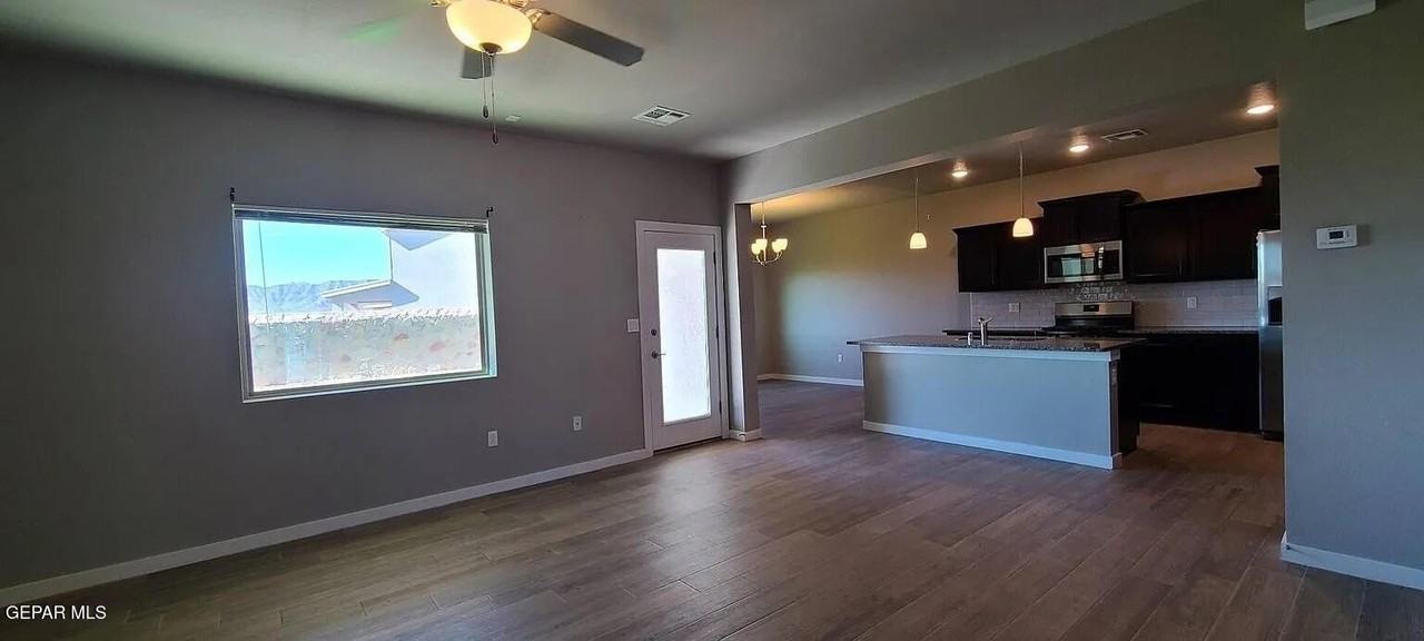 12065 Mesquite River Dr - Photo 4 of 24