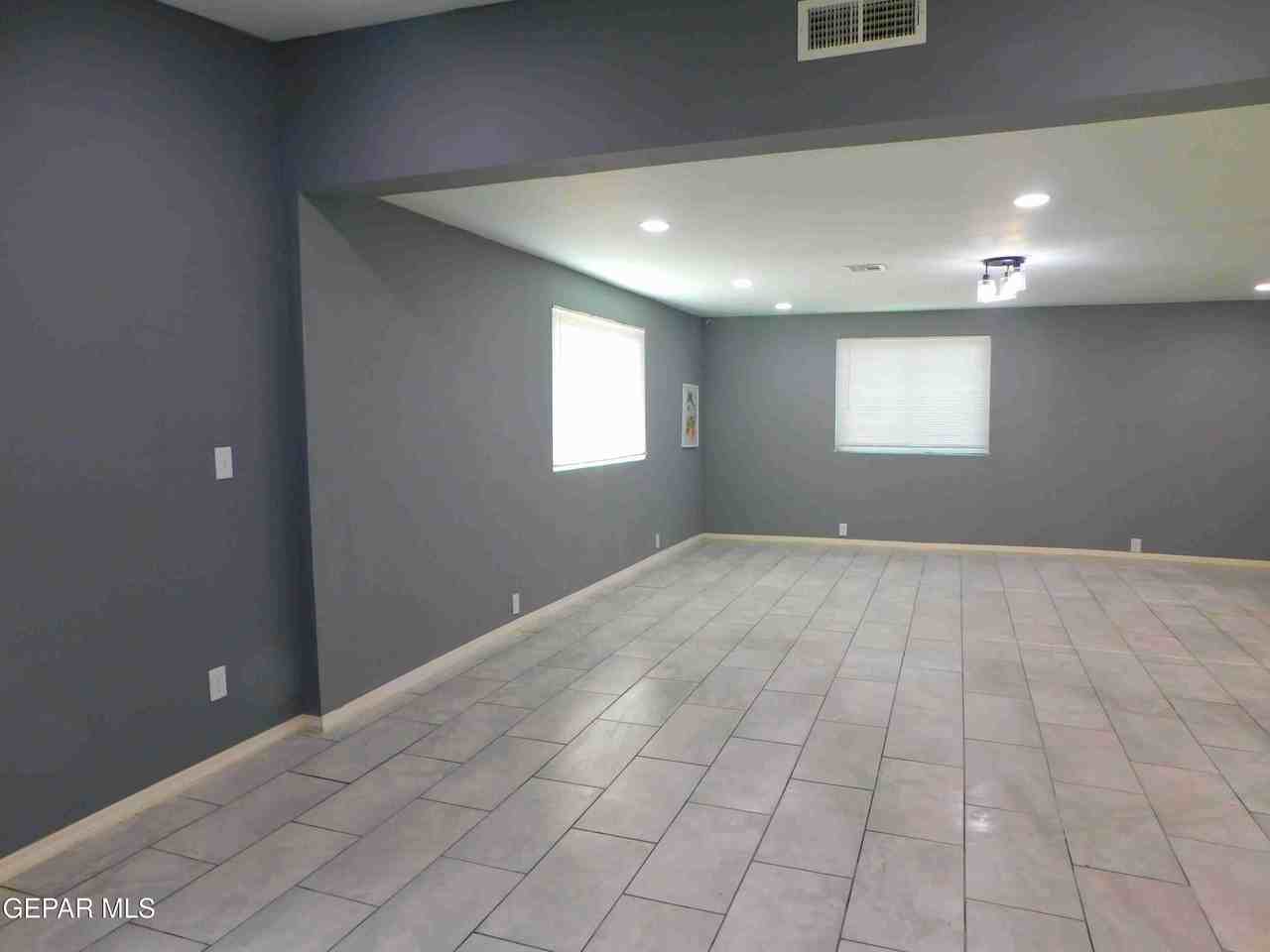 712 Ascencion St - Photo 4 of 30