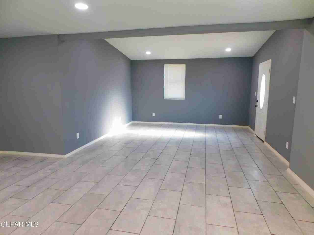 712 Ascencion St - Photo 5 of 30
