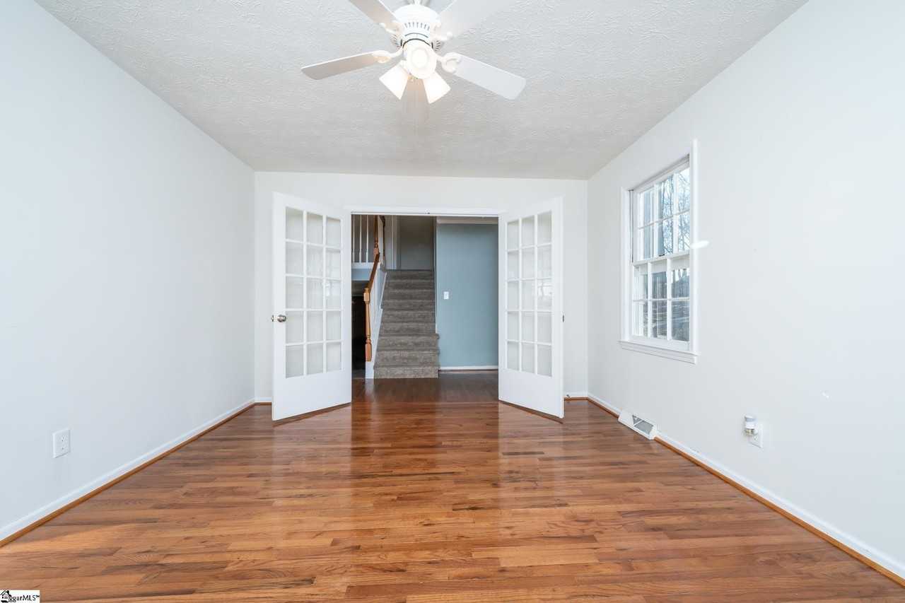 125 Newgate Dr - Photo 4 of 35