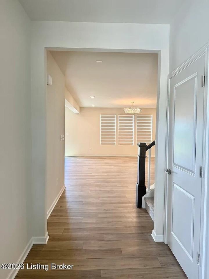 16800 Asher Ct - Photo 4 of 20