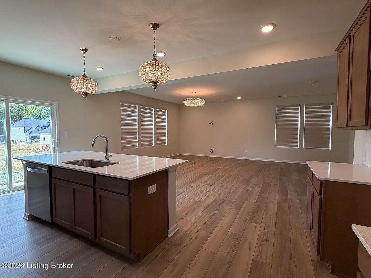 16800 Asher Ct - Photo 7 of 20