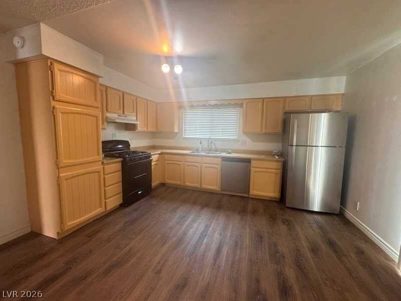3001 King Midas Way - Photo 6 of 18