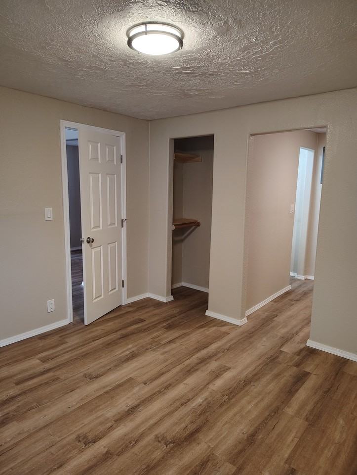 602 S Woody Dr #1 - Photo 2 of 7