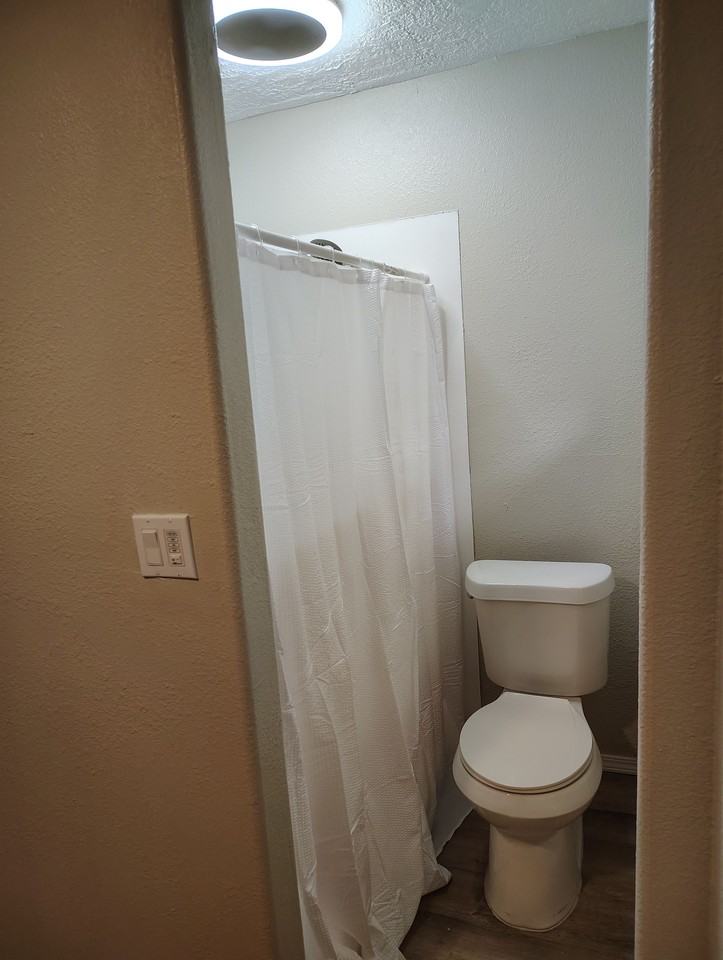 602 S Woody Dr #1 - Photo 3 of 7
