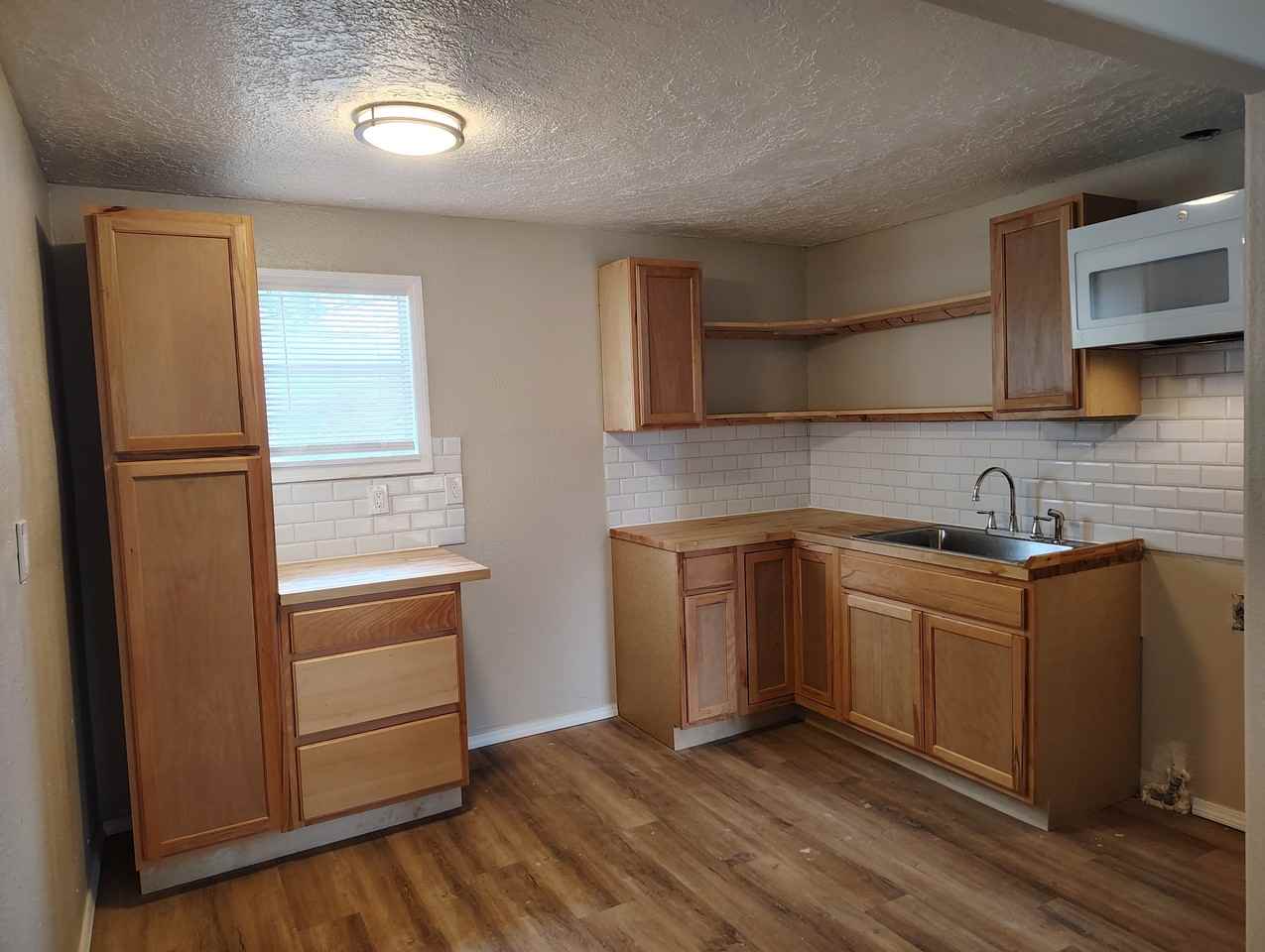 602 S Woody Dr #1 - Photo 4 of 7