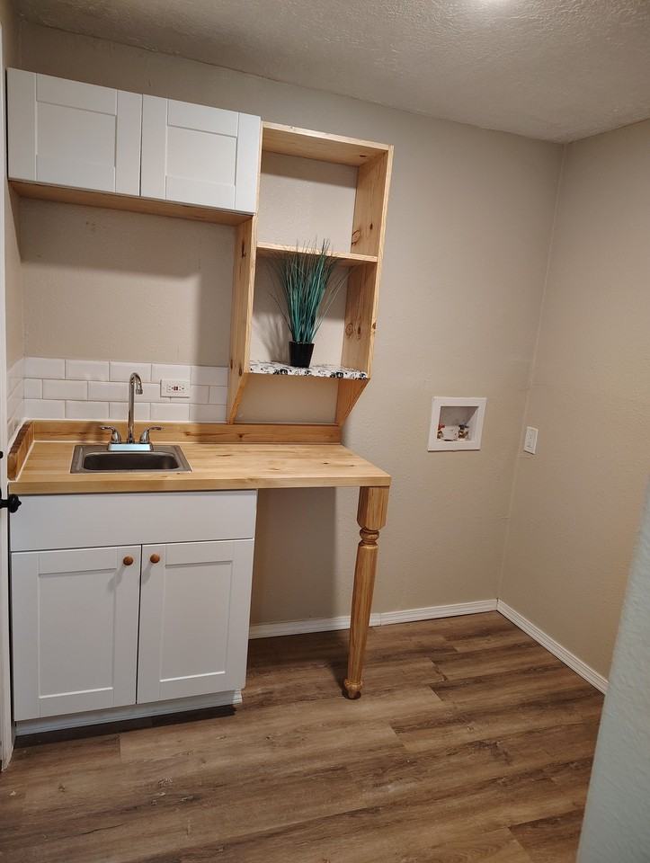 602 S Woody Dr #1 - Photo 5 of 7