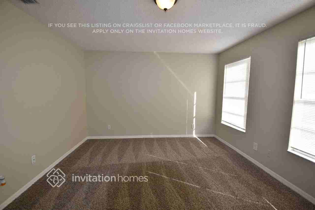 9707 Fox Hollow Rd - Photo 2 of 8