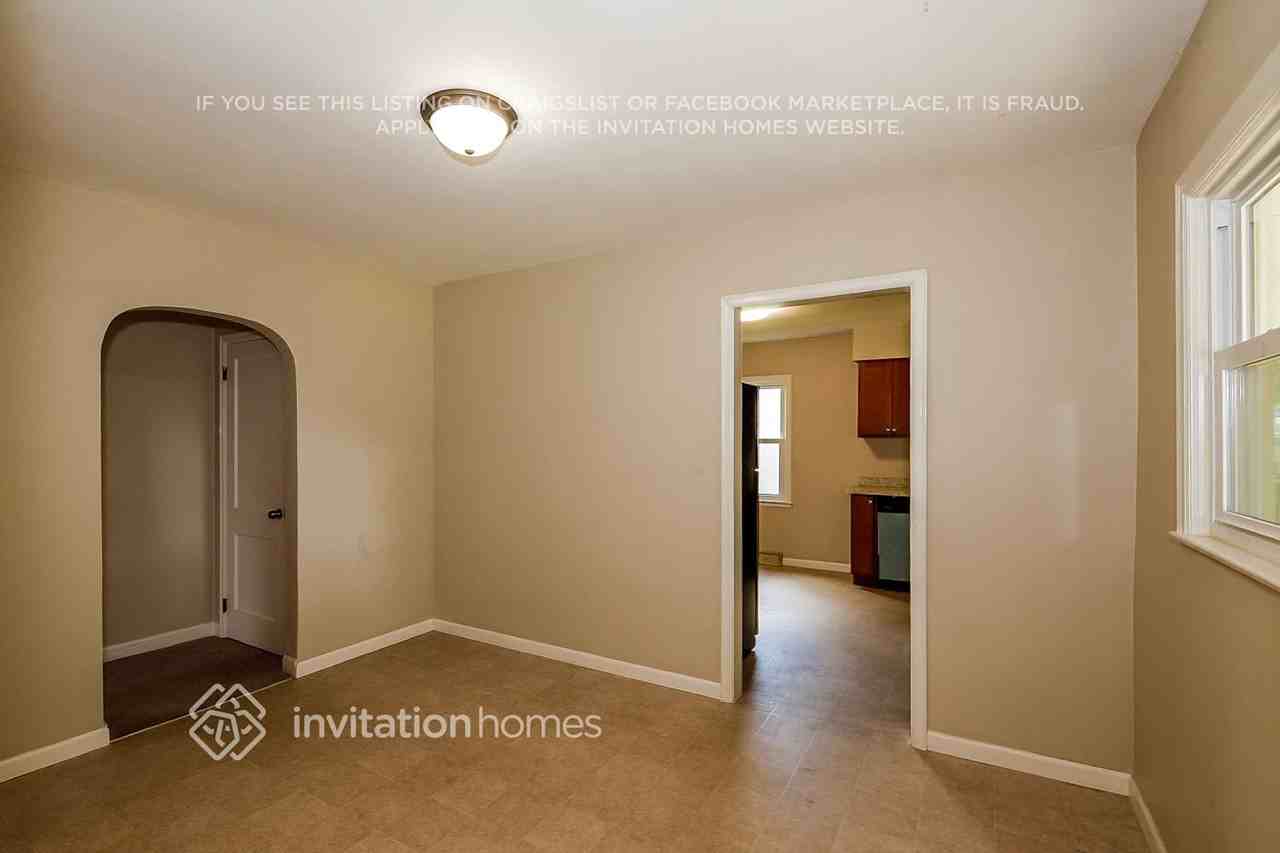 3940 3rd St Ne - Photo 5 of 20