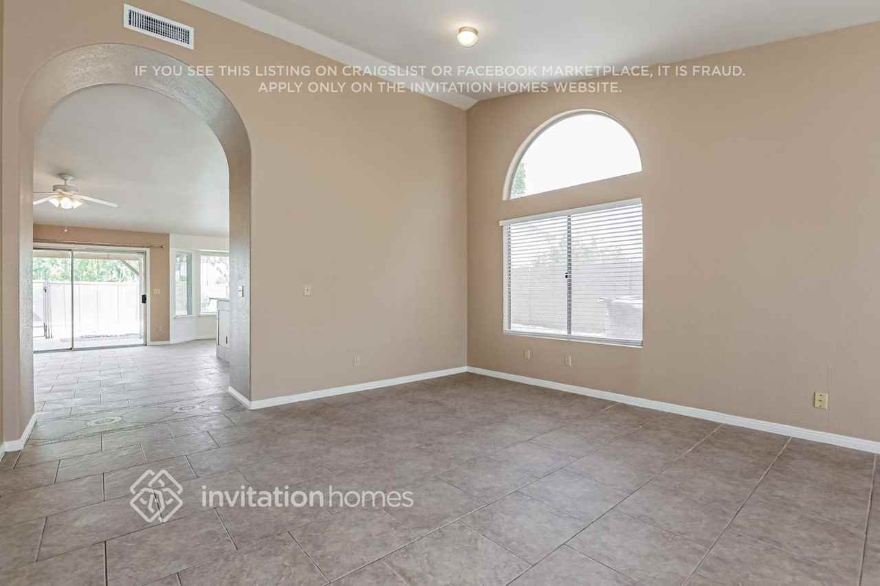 5316 E Forge Ave - Photo 3 of 17