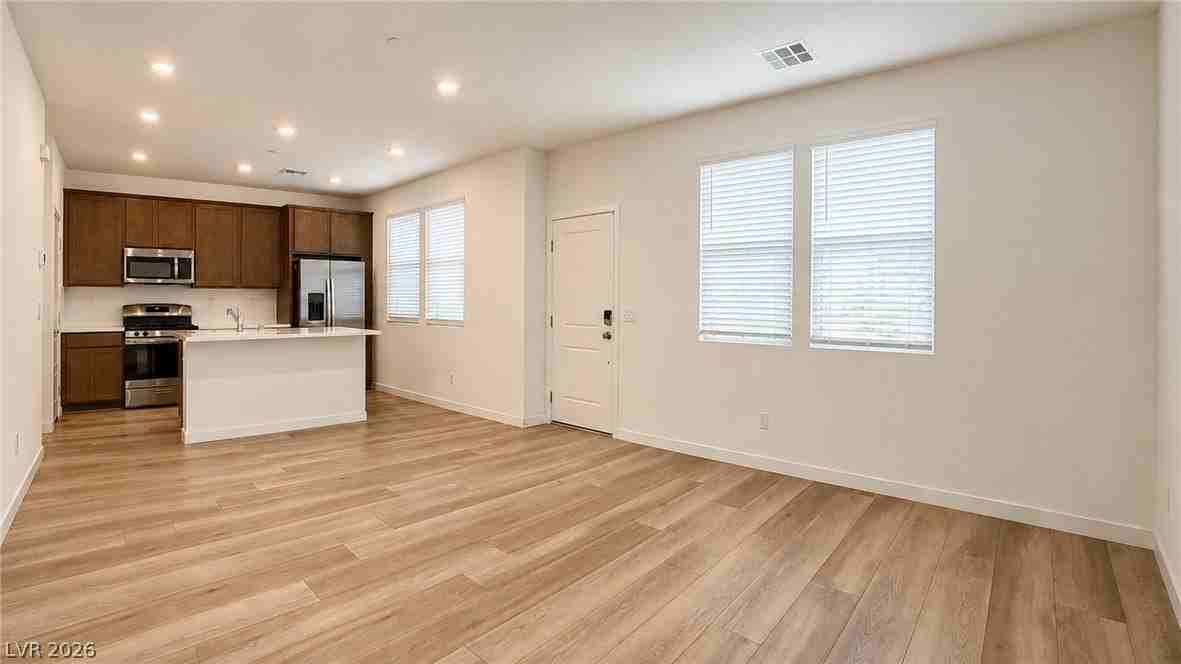 344 Vanda Ct - Photo 5 of 30