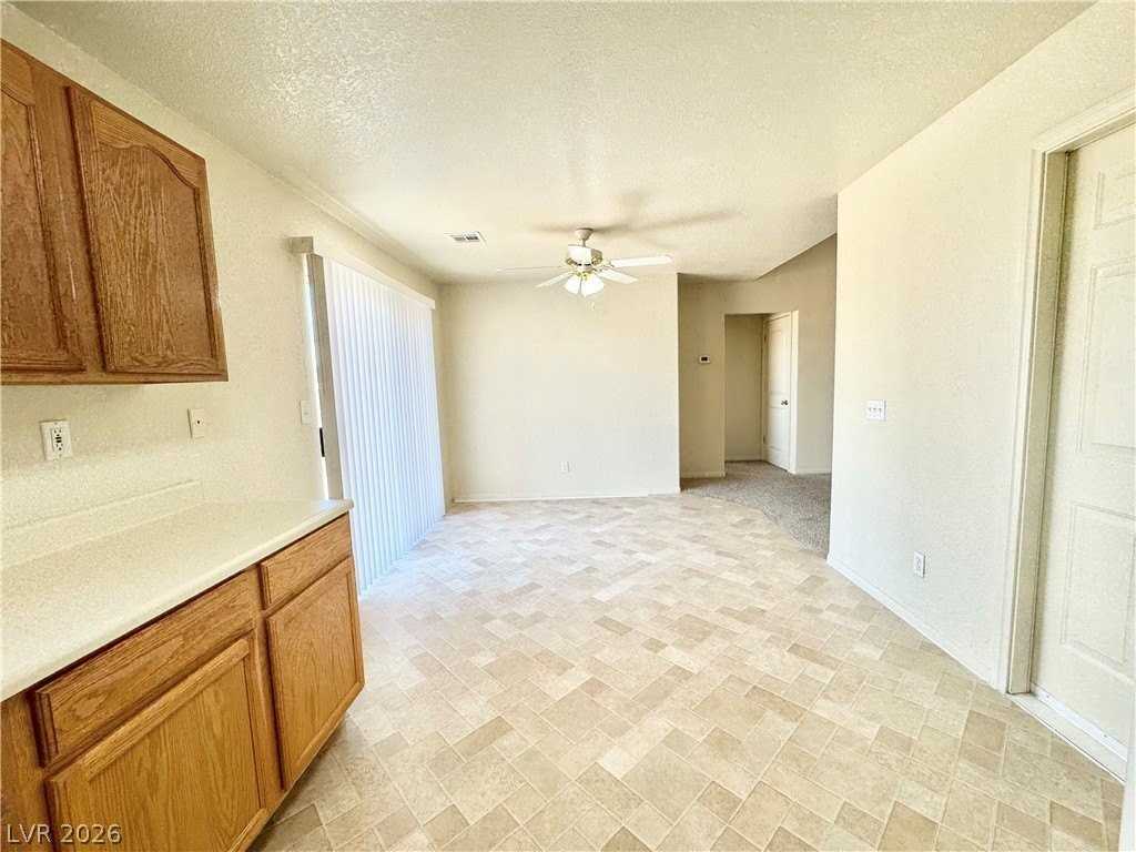 1040 S Marne Ct #C - Photo 4 of 10