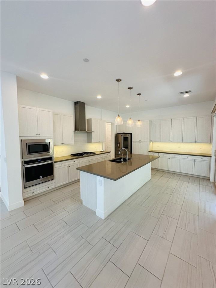 11297 Essence Point Ave #101 - Photo 4 of 32